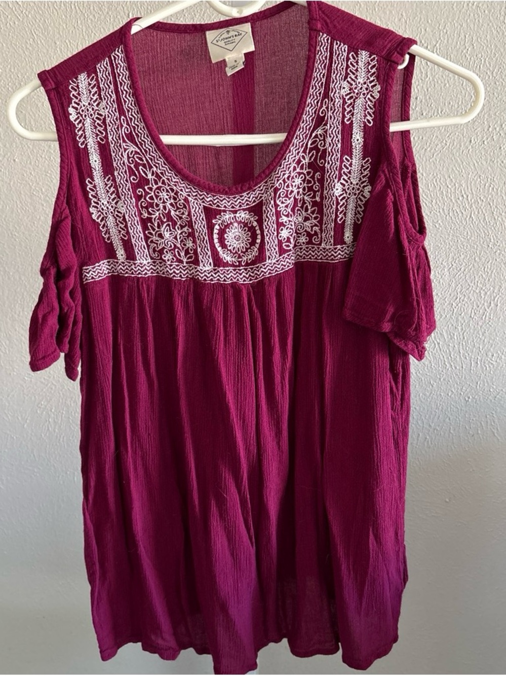 Women's Magenta Cold-Shoulder Embroidered Top Size Small